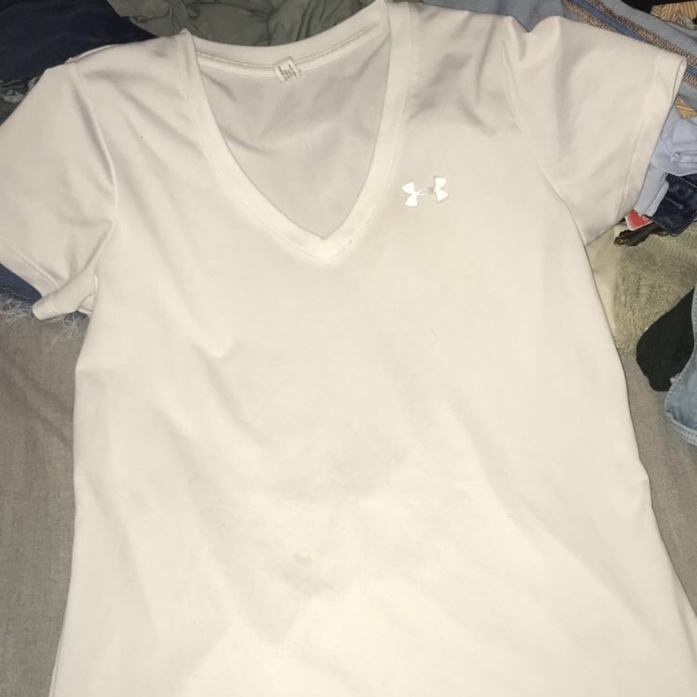 under armor white v neck t-shirt